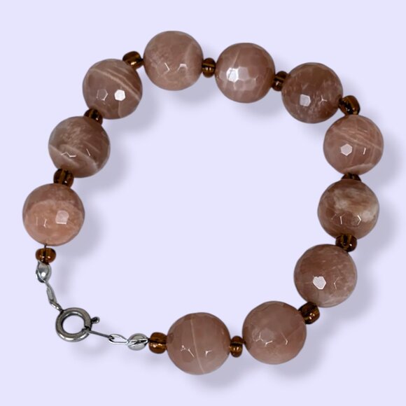 V. Peach Moonstone Beaded Bracelet - Picture 3 of 5